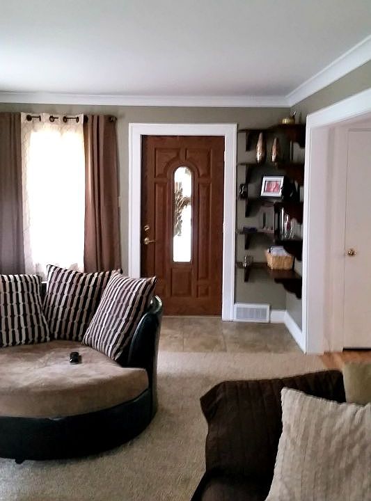 1st image of 821 Woodward Ave