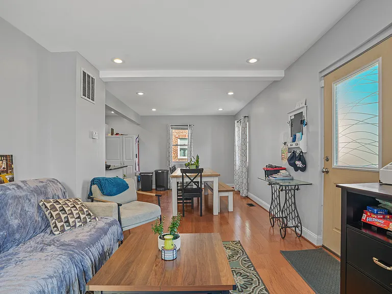 310 Maryland Ave — Photo 5