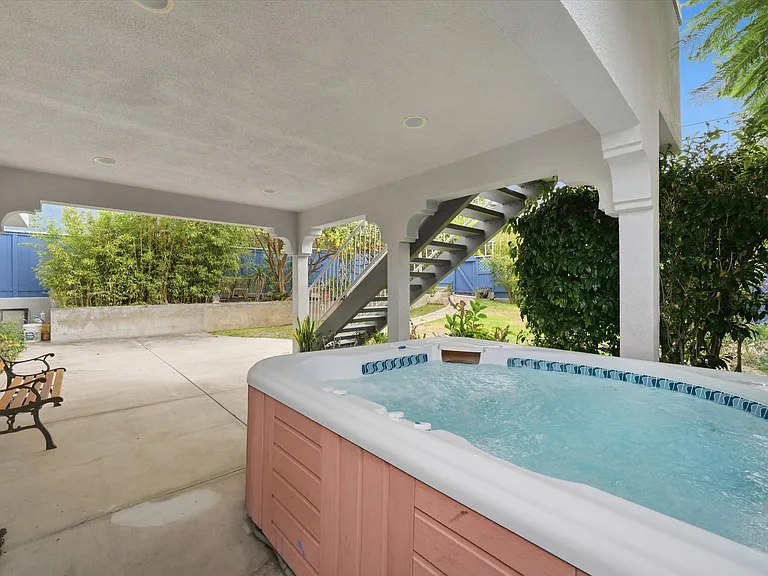 1220 Ocean Dr — Photo 8