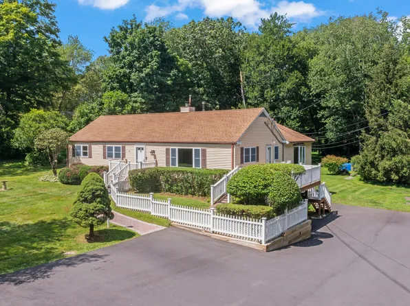 41 Hattertown Road, Newtown, CT 06470