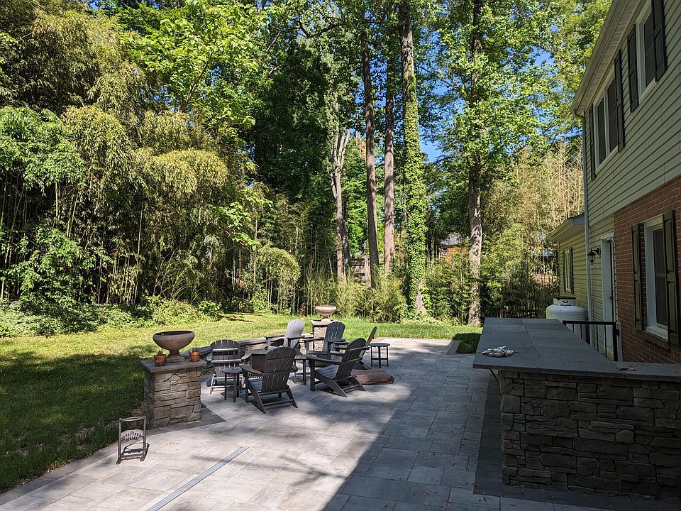2nd image of 4 Spring Dr