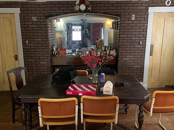 5th image of 1228 E Lincolnway Streets S