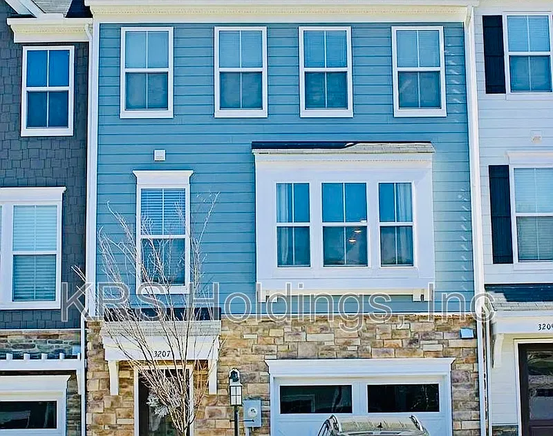 4 bed, 3.5 bath, 2077 sqft, $2,895 — Photo 2