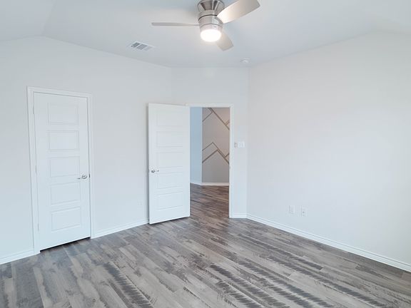 4th image of 4021 Spur Trail Dr