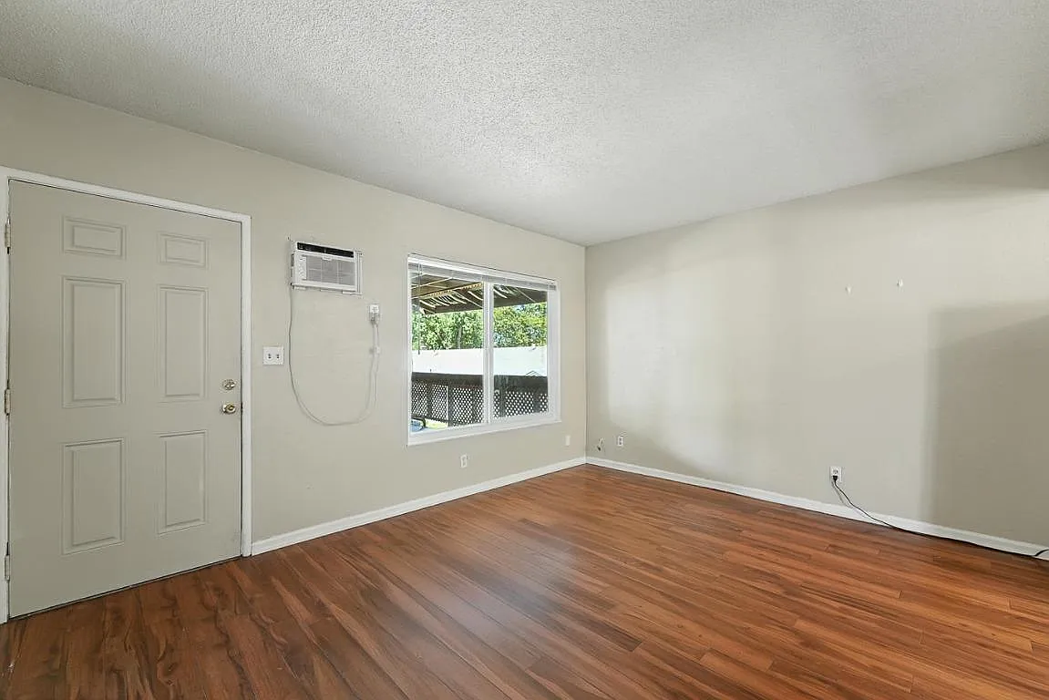 132 W 18th St - 13 — Photo 3