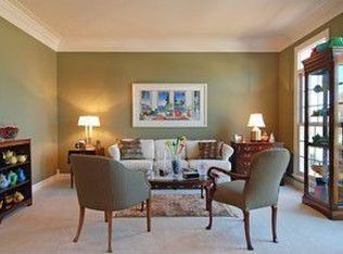 775 Fox Run Dr, Geneva, IL 60134