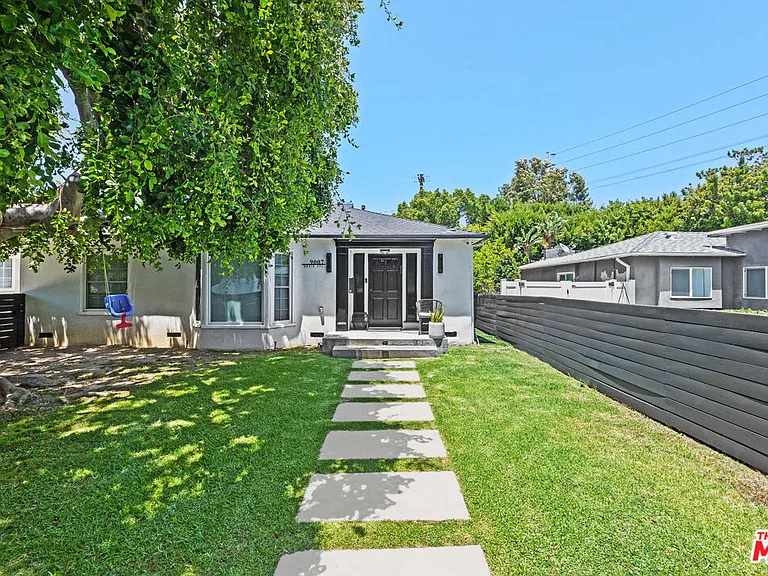 9007 David Ave — Photo 41