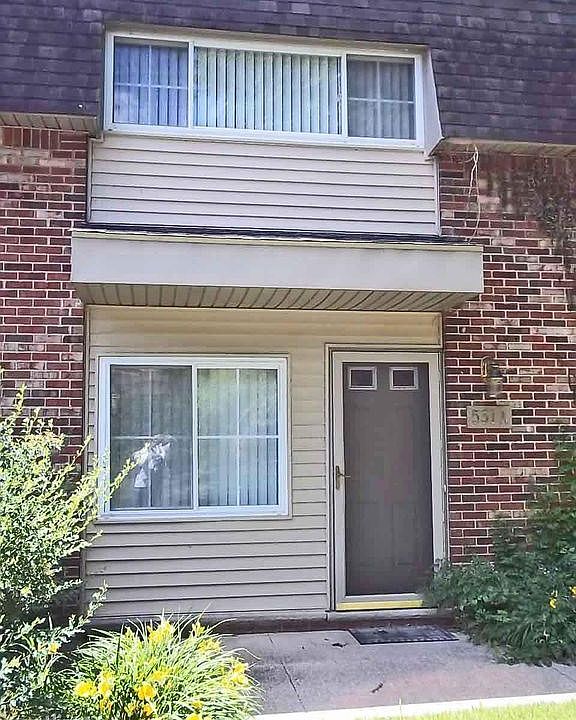Front of condo_2