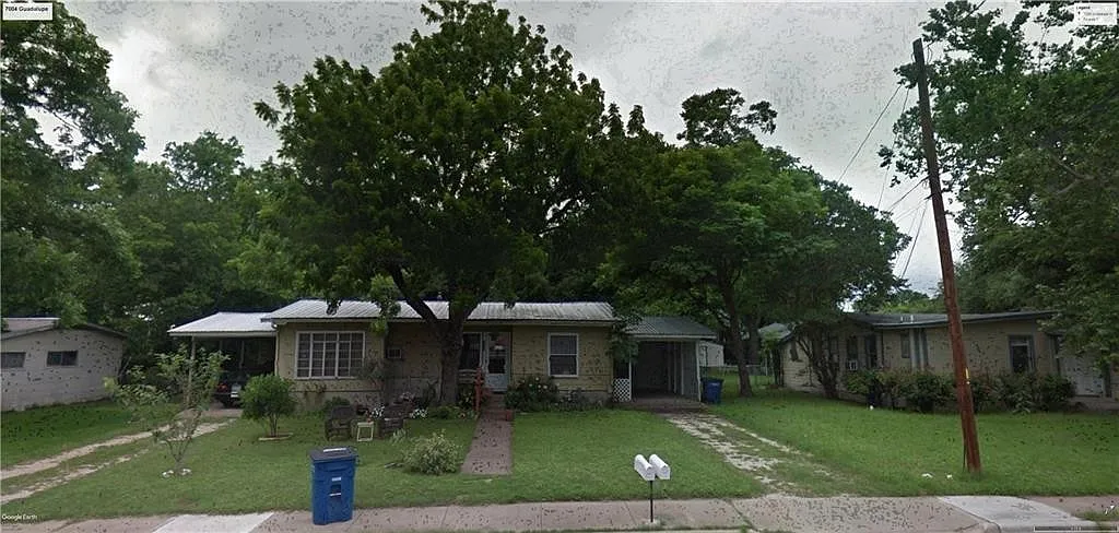 7004-Guadalupe — Photo 1