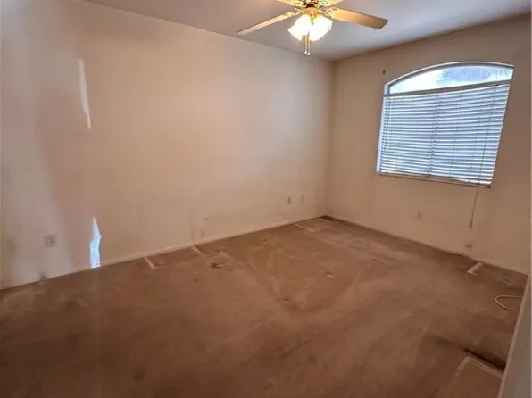 1300 S Arlington St APT 120, Sunrise Manor Town, NV 89104