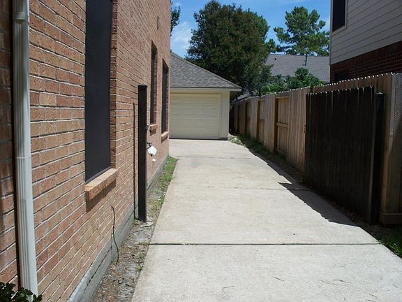 2nd image of 20736 Fawnbrook Ct
