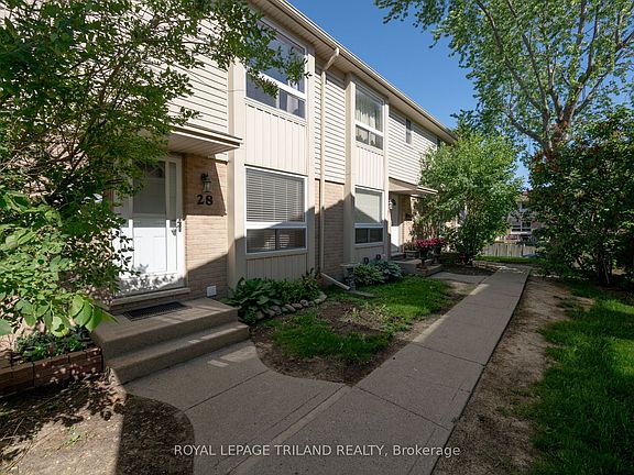 2nd image of 626 Wharncliffe Rd S #28