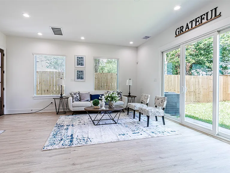 6814 Burkett St — Photo 4