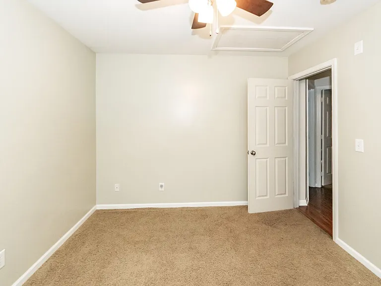 133 Diploma Dr — Photo 24