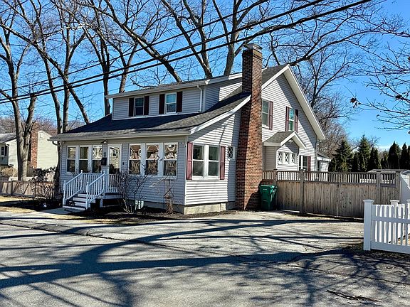 2nd image of 1 Linden St