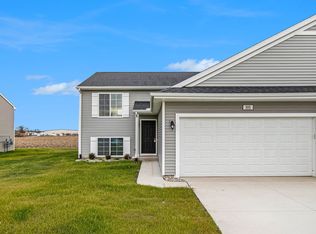 109 Mackenzie St, White Pigeon, MI 49099