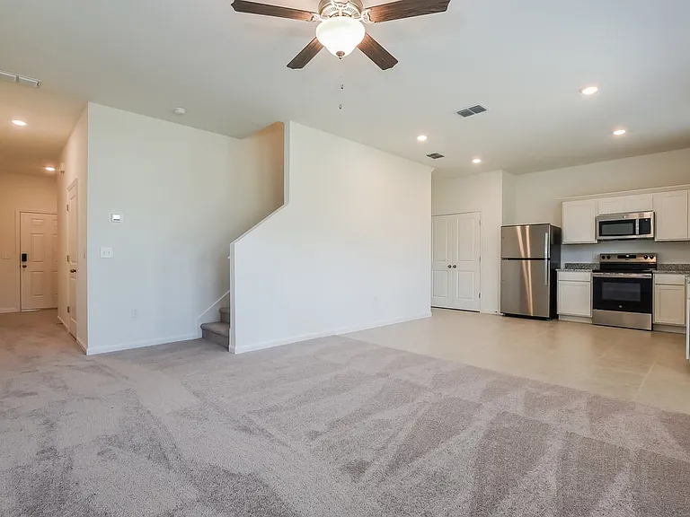 2042 Hemingway Cir — Photo 3