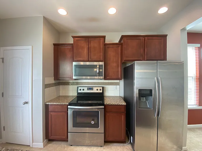 35 S Grey Abbey Dr — Photo 7