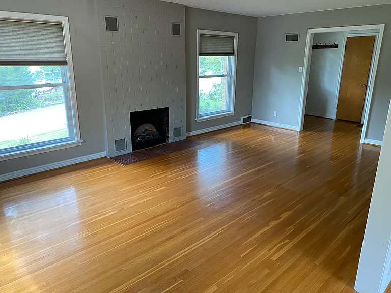 704 Morningside Dr — Photo 4