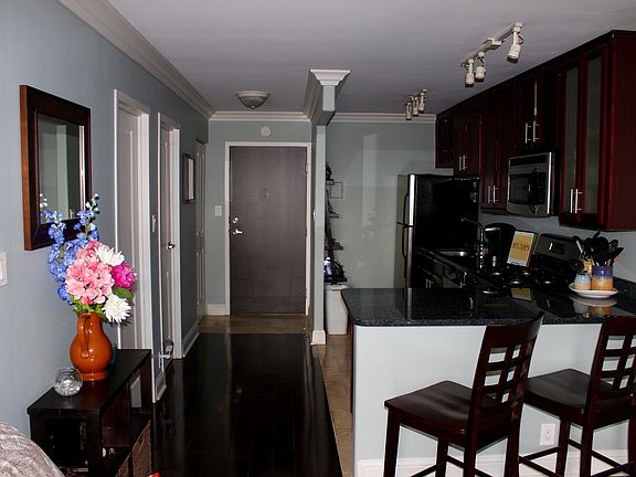 2nd image of 700 E 8th St Unit 10S