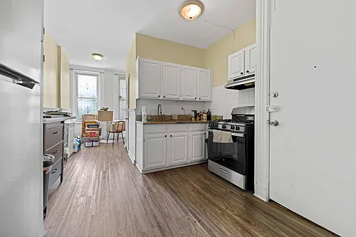 682 Seneca Ave #3L Photo 1