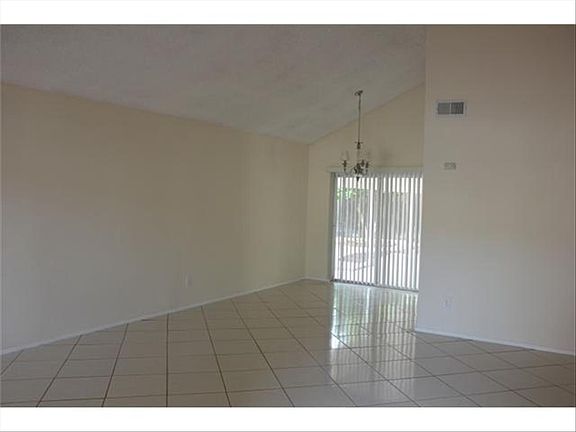 4th image of 3383 Soldau Dr