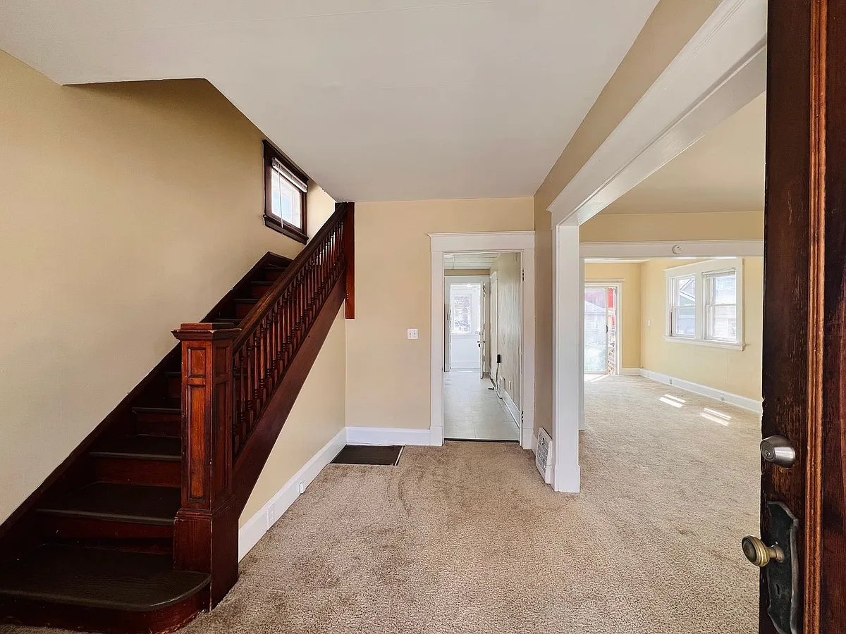 Building Photo - 2074 Starr Ave