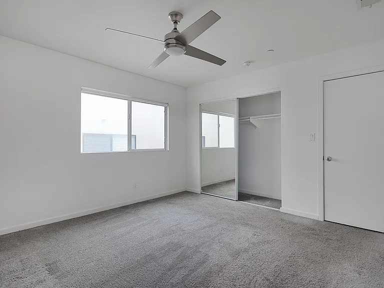 Corinth Apartments — Photo 11