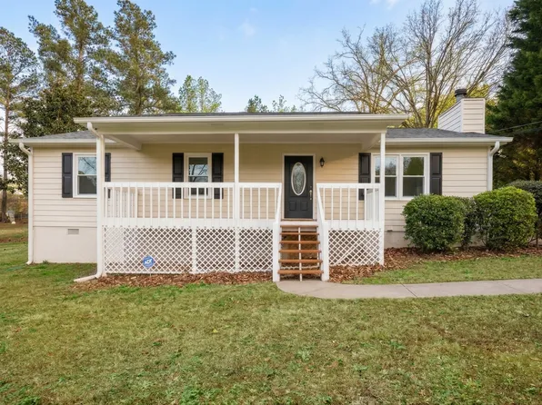 106 Village Dr, Hiram, GA 30141