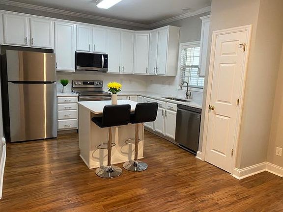 2nd image of 4413 Baylor St