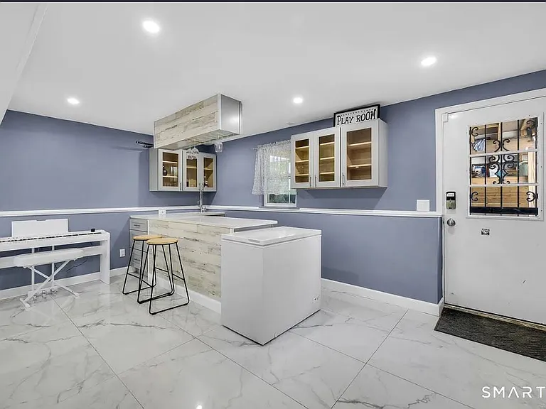 19 Miner Rd — Photo 3