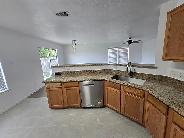 427 Remington Heights Dr — Photo 13