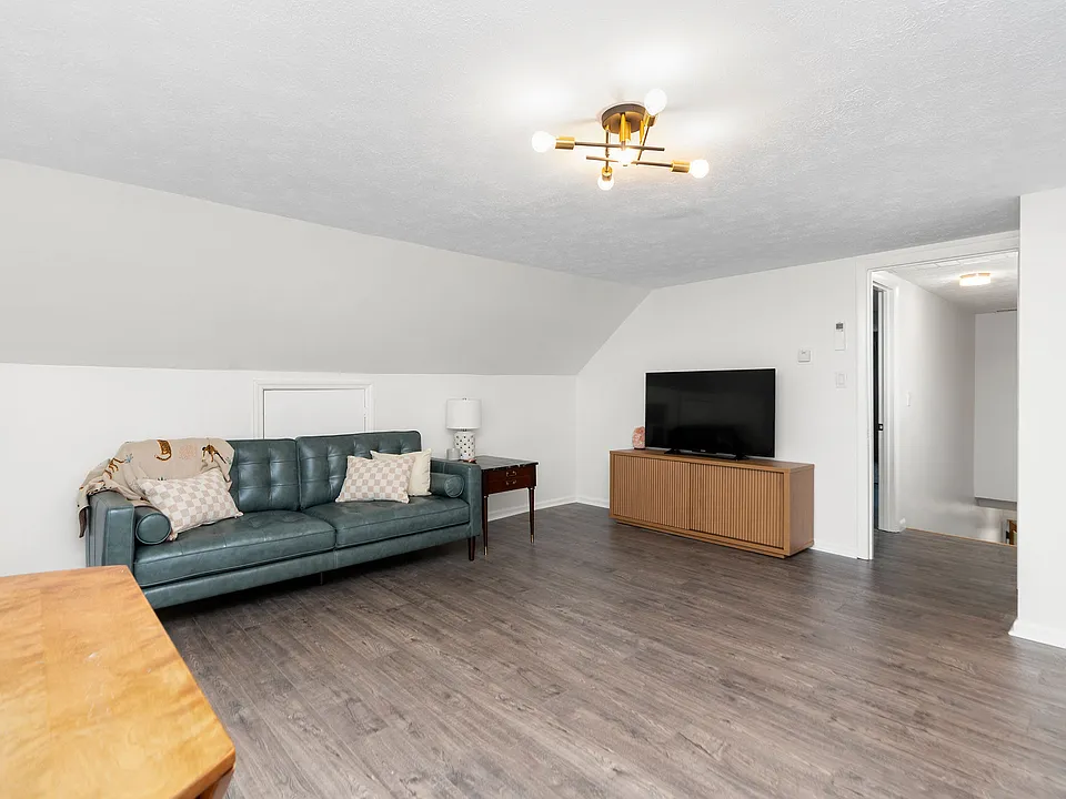 415 Cherry Ave #2