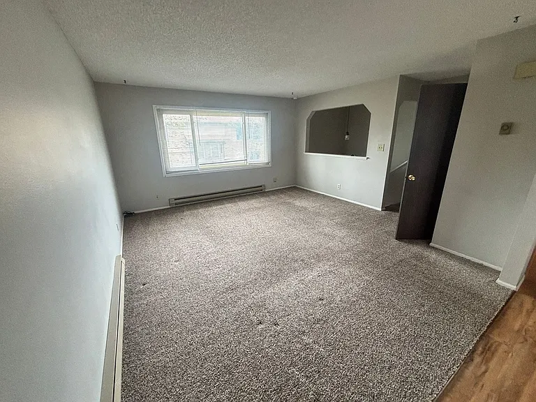 1560 Van Buren St — Photo 7
