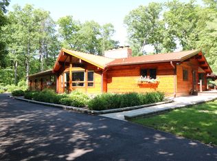 16308 Hickory Cir, Sycamore, IL 60178