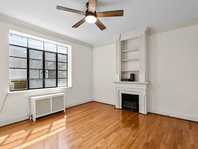 1209 N Main St #D — Photo 3
