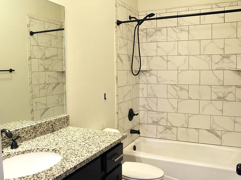 208 Park West Loop — Photo 18