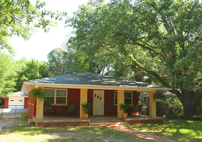 2908 E Jackson St — Photo 1
