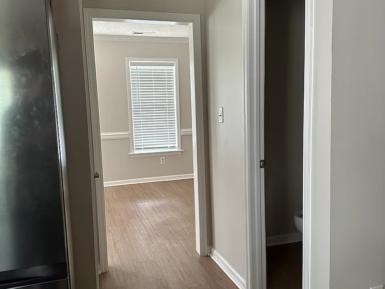 421 Holly Ln — Photo 25
