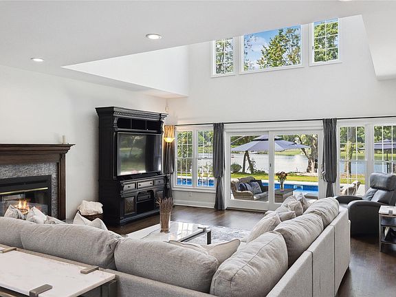 5th image of 18 Cedar Ln