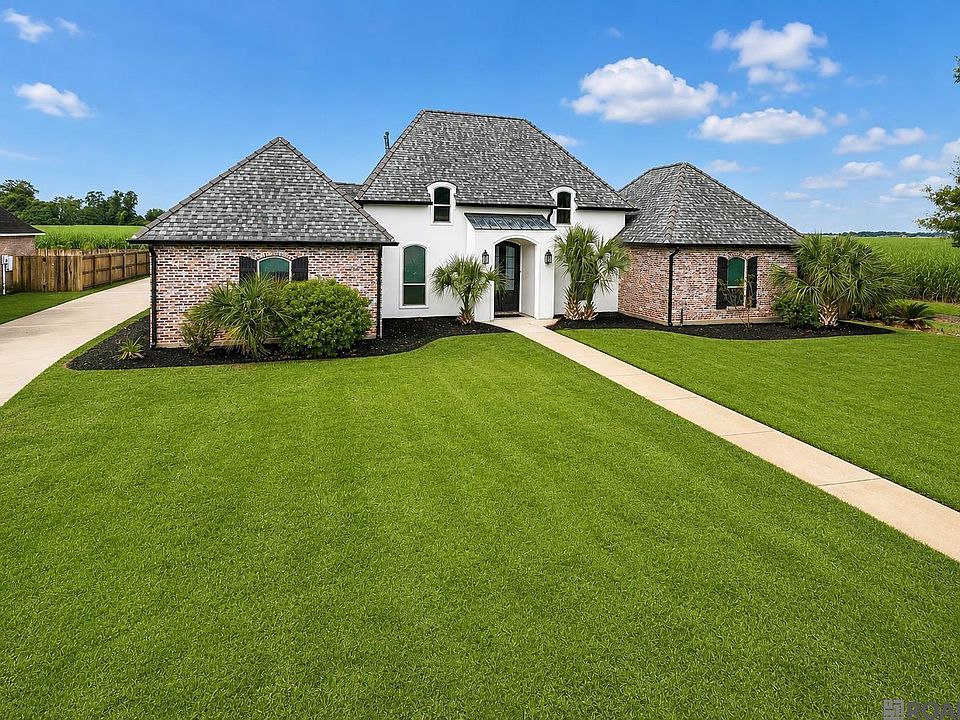 1st image of 143 Rosebud Dr