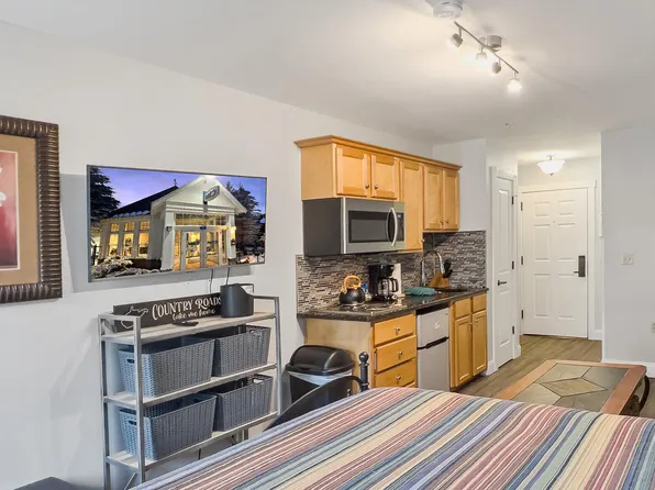 311 Seneca Bldg St, Snowshoe, WV 26209