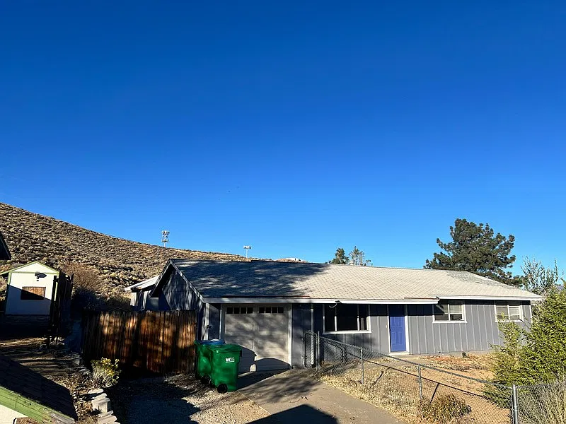 3 bed, 1008 sqft, $1,850 — Photo 1