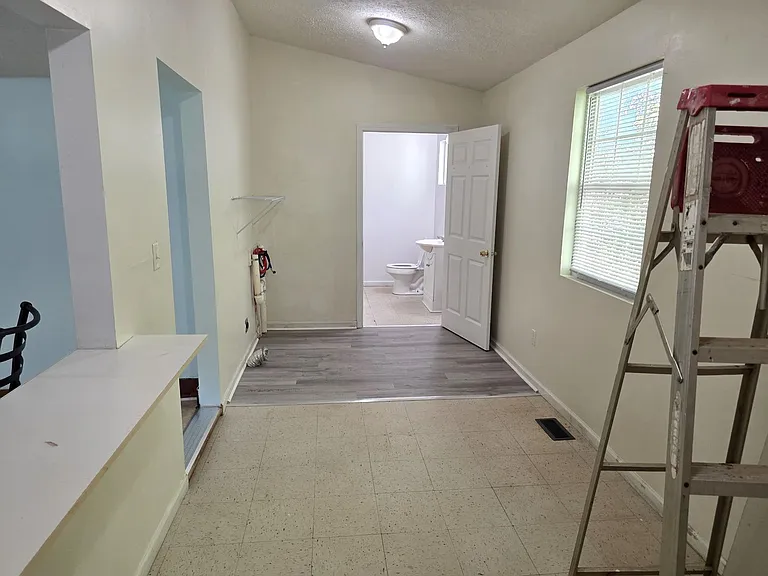 122 Rolling Hill Dr — Photo 8