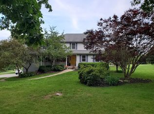 4 Harvest Ln, New Milford, CT 06776