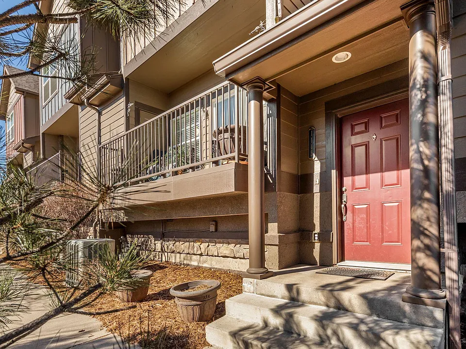 1115 Trask Hts