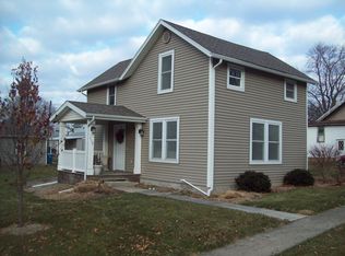 117 4th St, Walnut, IL 61376