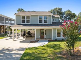 716 Shoreline Dr E, Sunset Beach, NC 28468