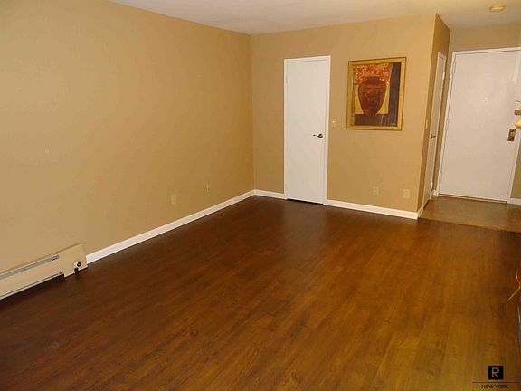 5th image of 2 Elmwood Park Dr APT 517