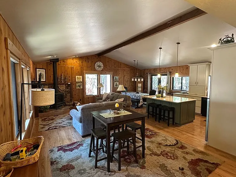 15891 Northwoods Blvd — Photo 3